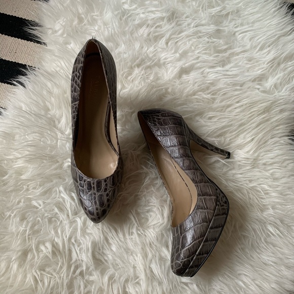 SOLD !! NEW gray croc leather platform heel NEW! Crocodile embossed Size 10 - Picture 9 of 9
